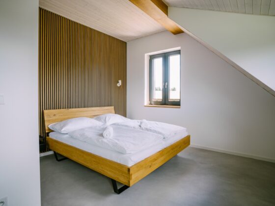 Apartmány EMMA v Jizerkách - apartmán HORIZONT - ložnice - manželská postel
